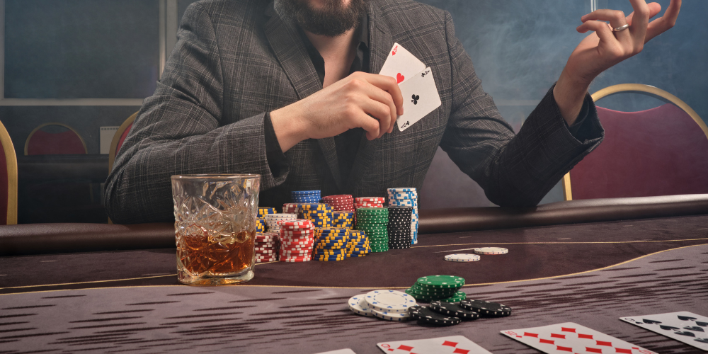 Aprenda tudo sobre o jogo do poker e se destaque nele